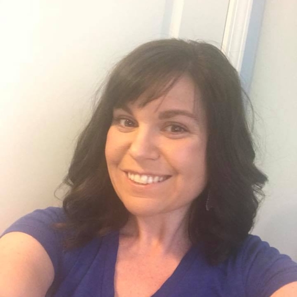 Meet your Posher, Courtney - Picture 1 of 1
